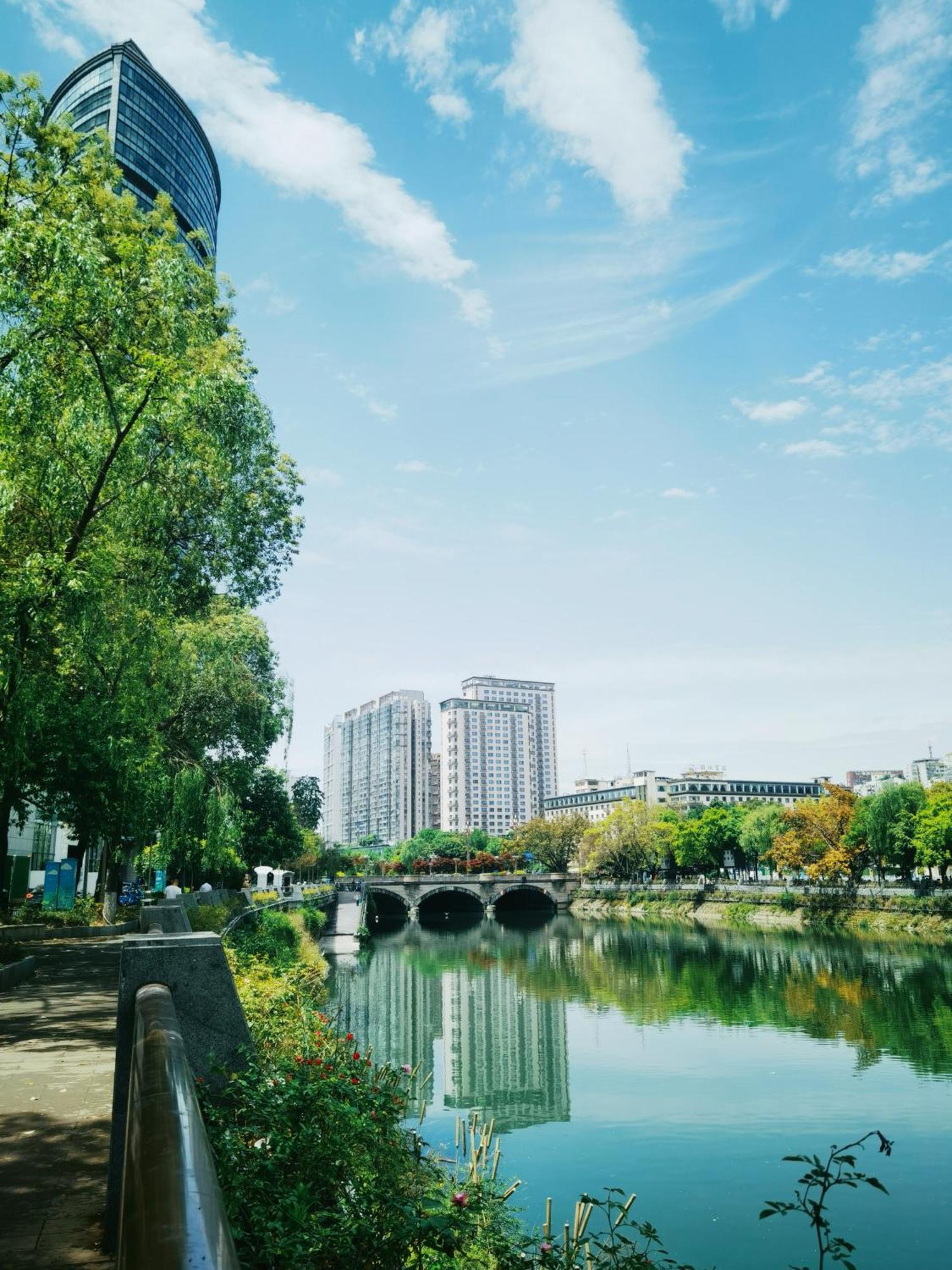Somerset Riverview Chengdu Exterior photo